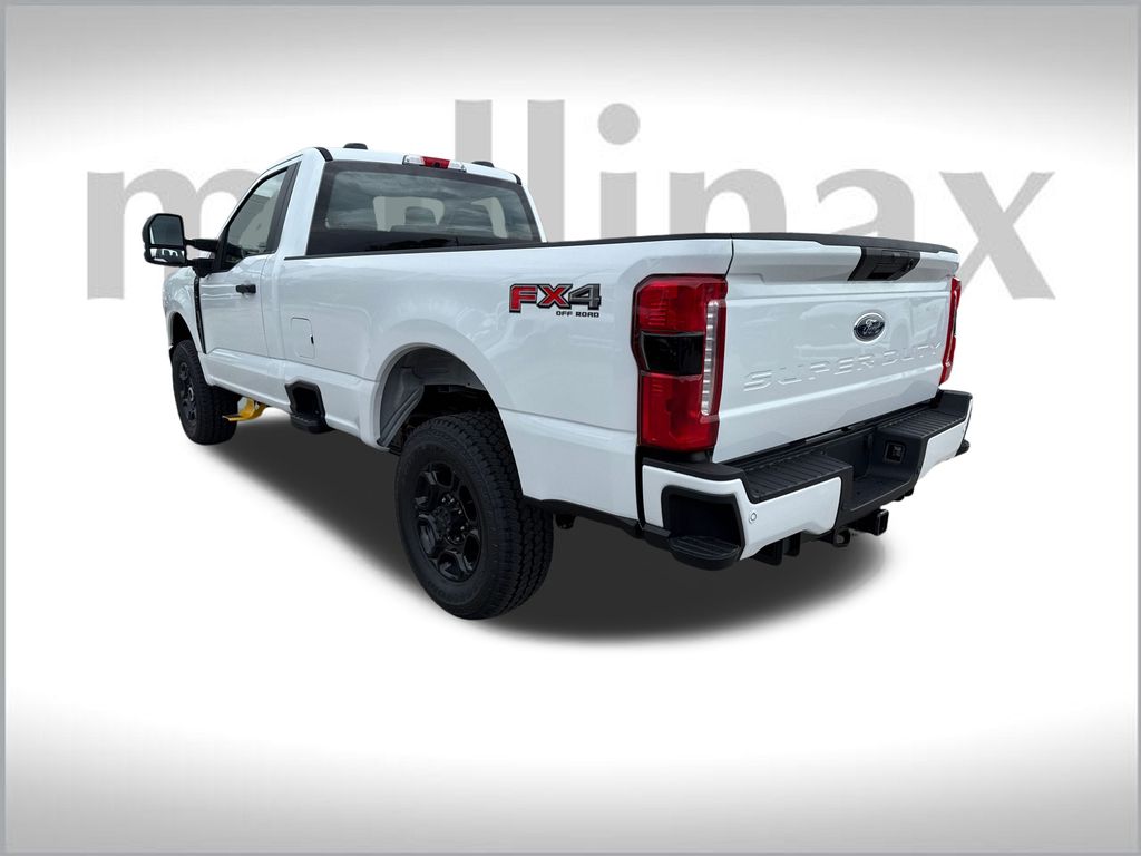 2025 Ford F-350 photo 3