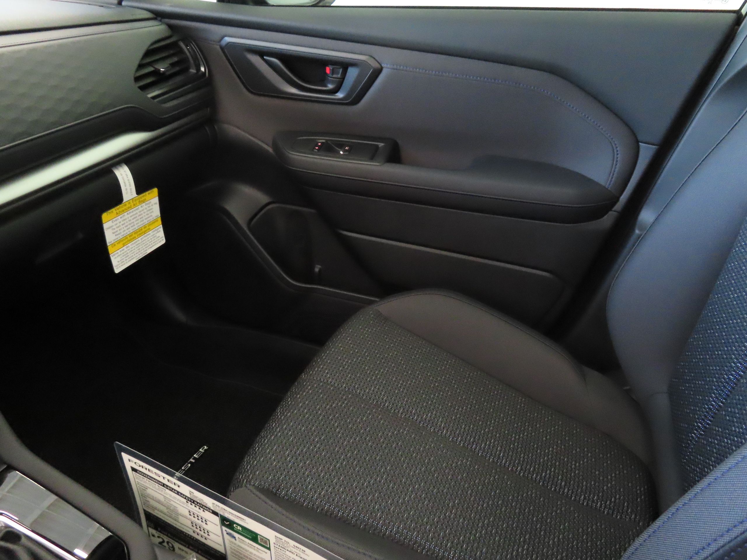2025 Subaru Forester Premium Base photo 18
