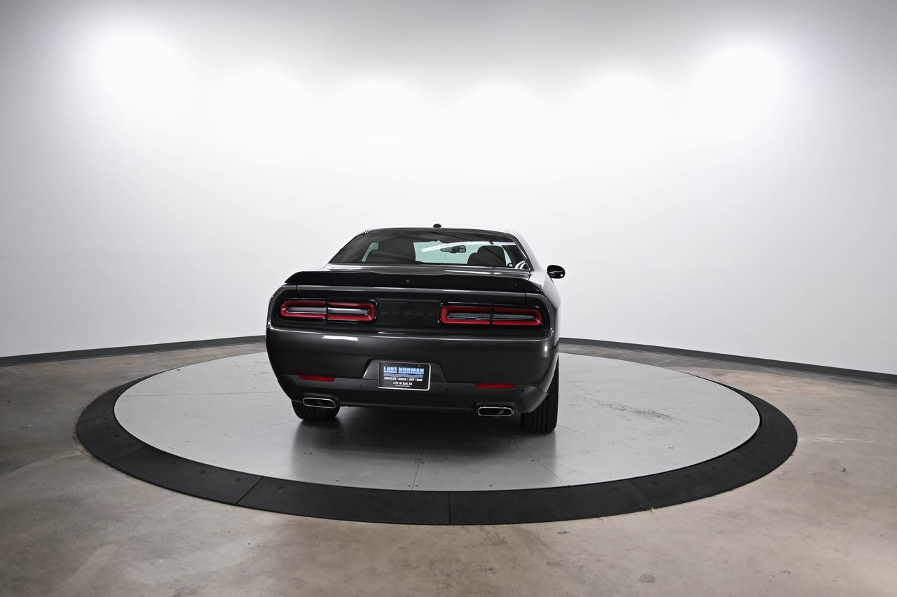 2022 Dodge Challenger GT photo 6