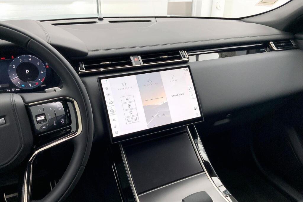 2026 Land Rover Range Rover Velar SE photo 4