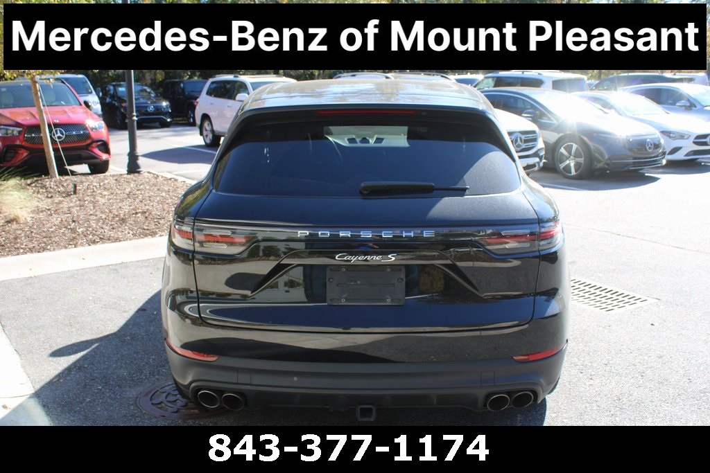 2021 Porsche Cayenne S photo 2