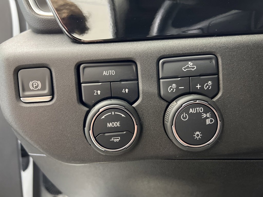 2025 Chevrolet Silverado 1500 LT photo 14