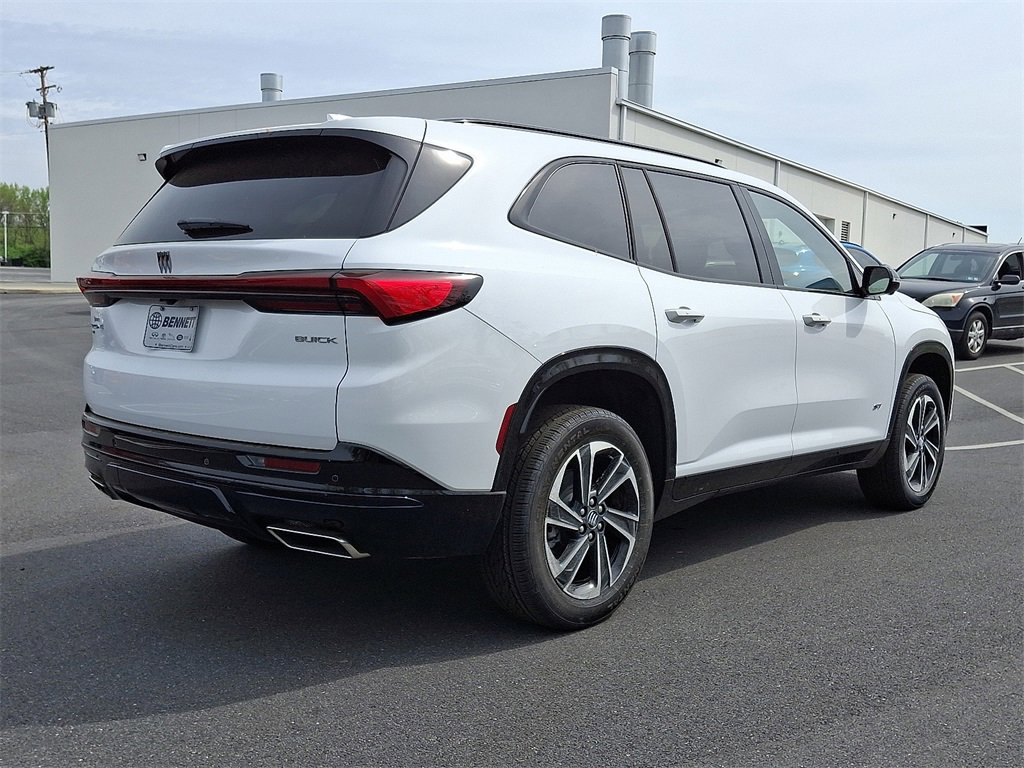 2025 Buick Enclave Sport Touring photo 4