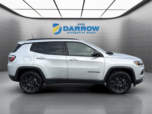 2025 Jeep Compass Latitude photo 3