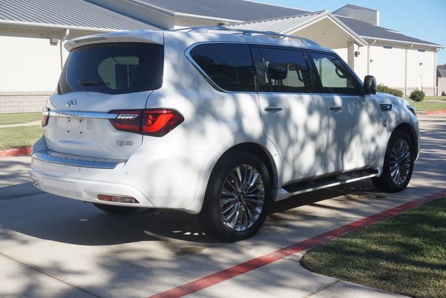 2019 Infiniti QX80 Luxe photo 4