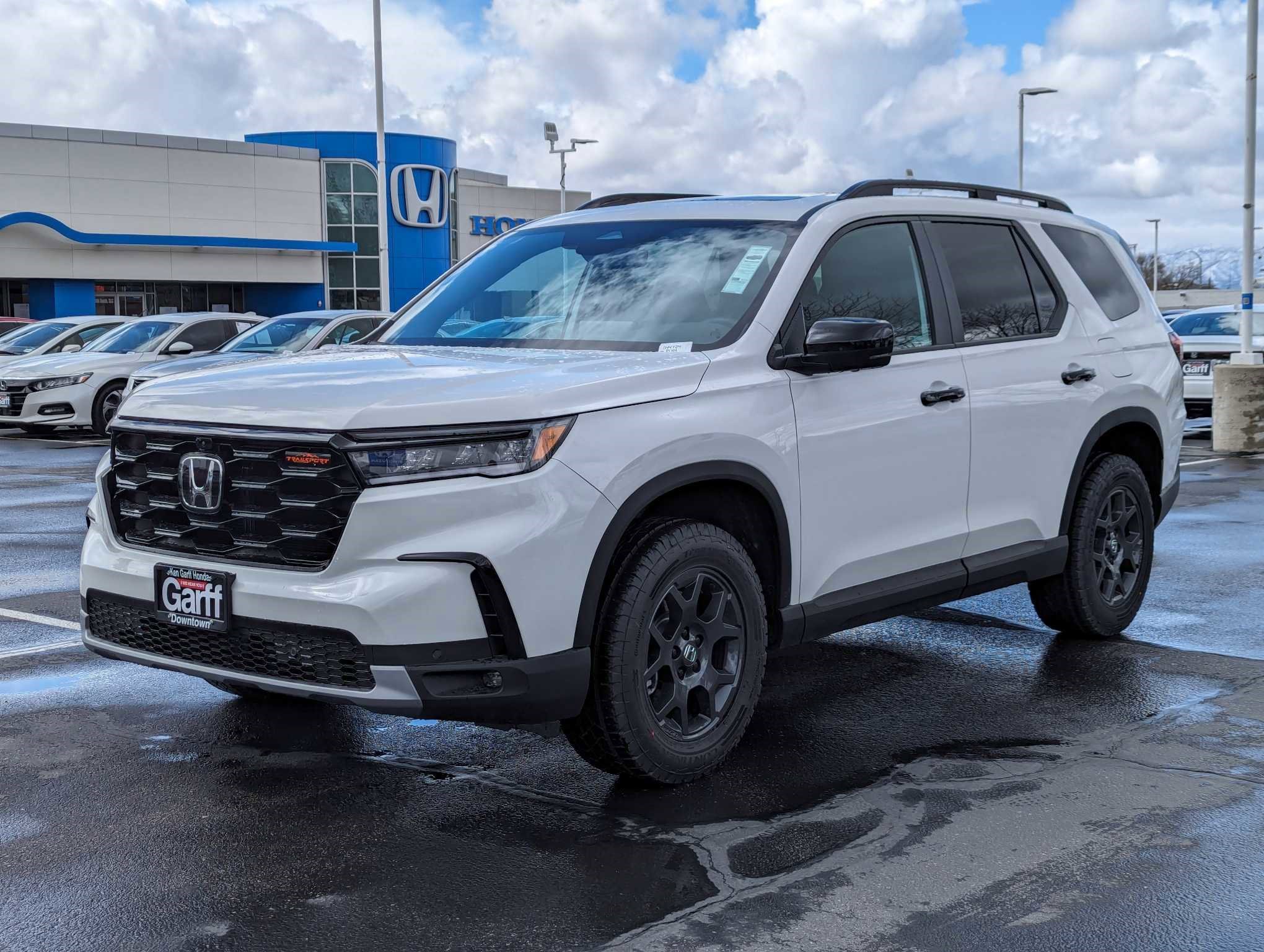 2025 Honda Pilot TrailSport photo 6
