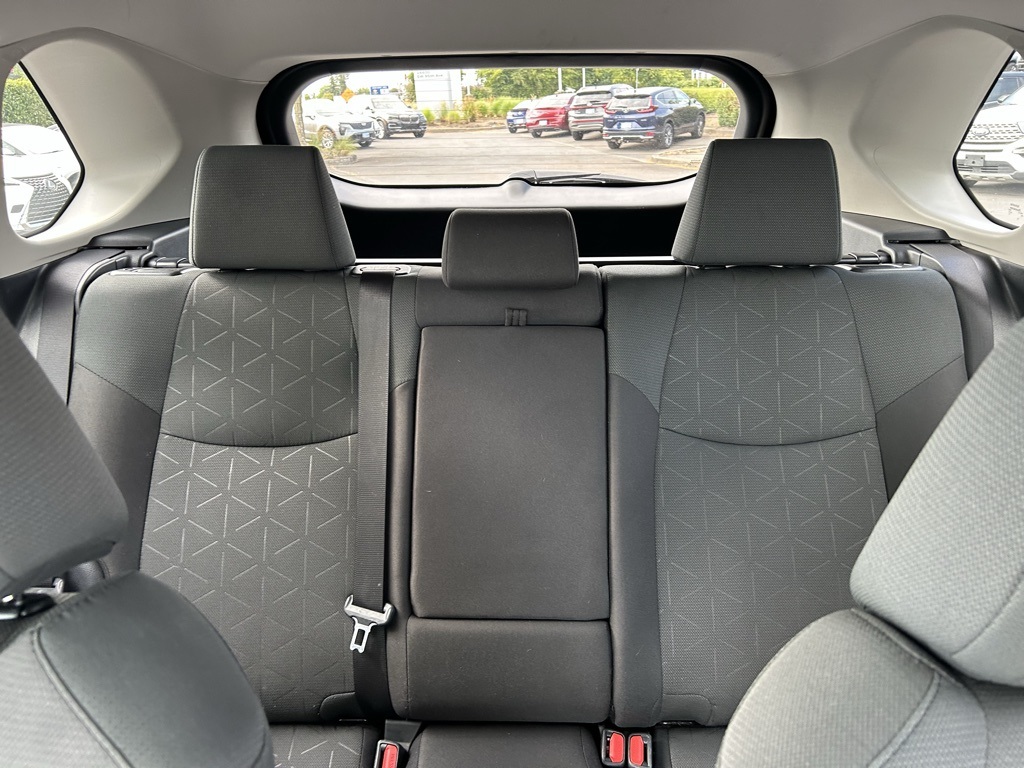 2024 Toyota RAV4 XLE photo 16