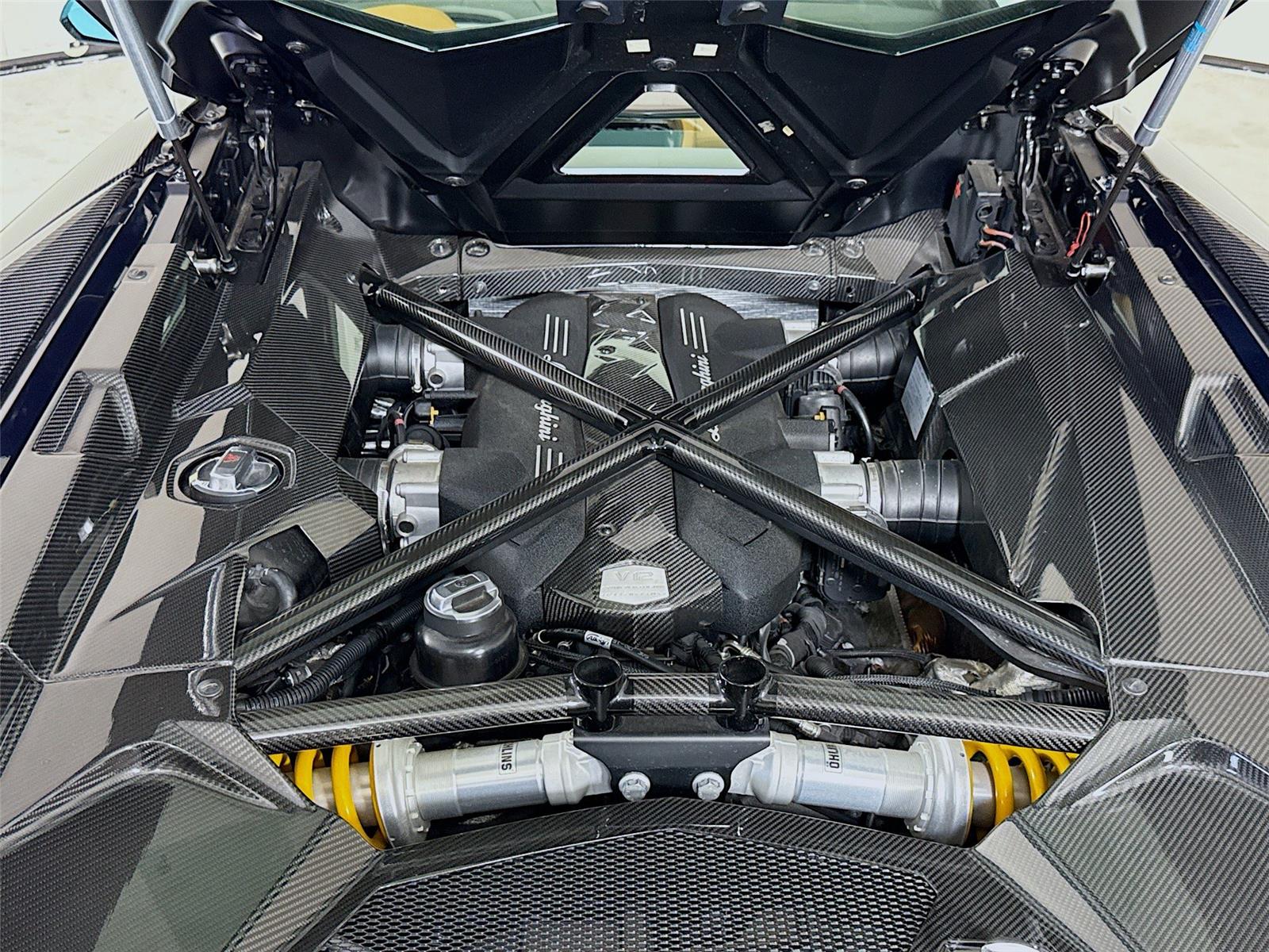 2015 Lamborghini Aventador LP 700-4 Roadster photo 21