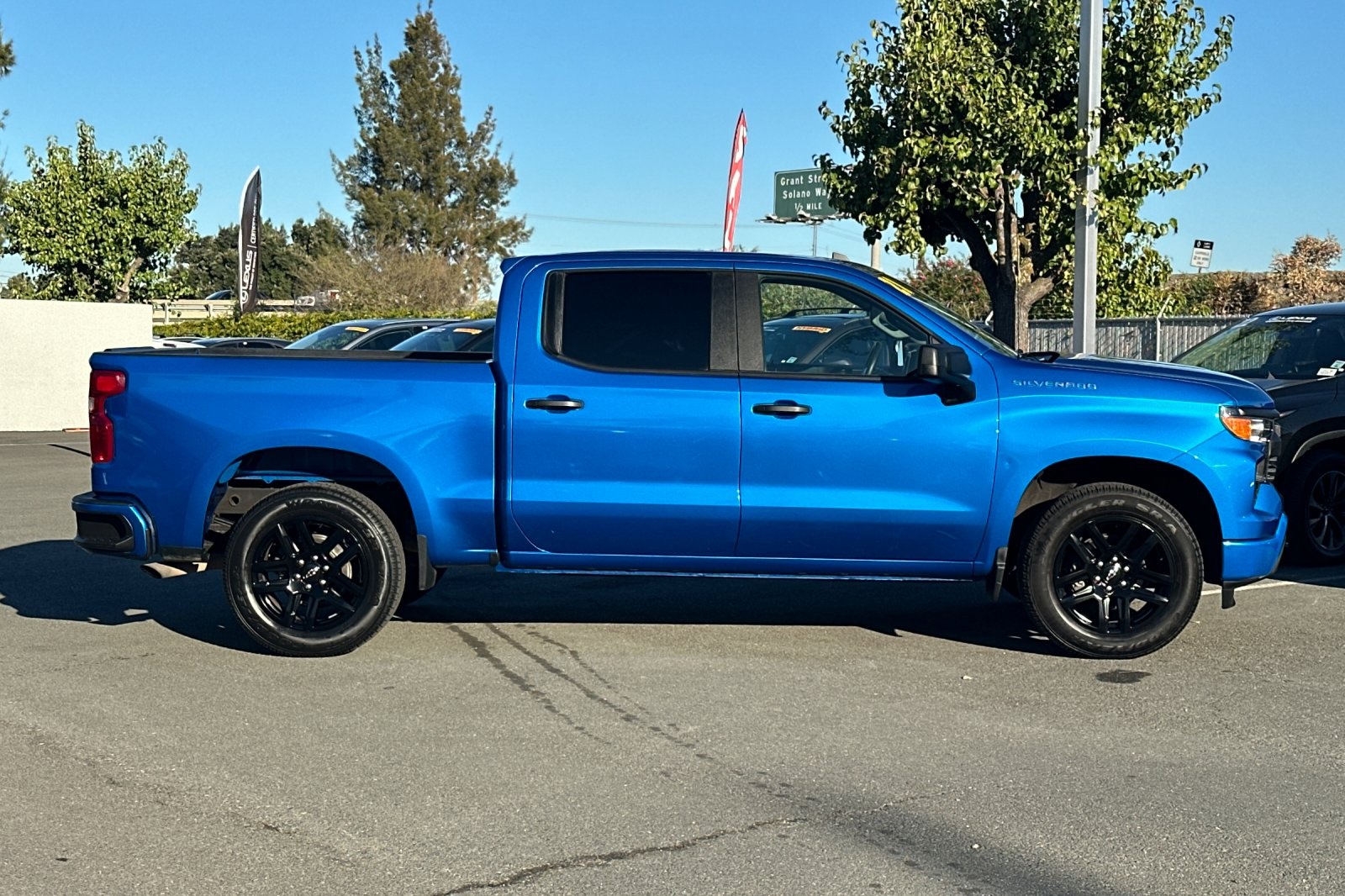 2022 Chevrolet Silverado 1500 Custom photo 3