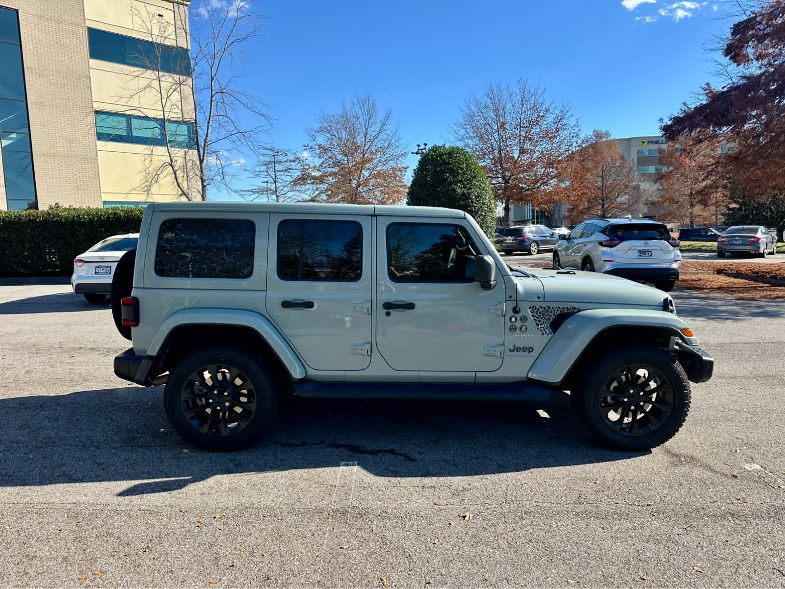 2023 Jeep Wrangler 4xe Sahara photo 4