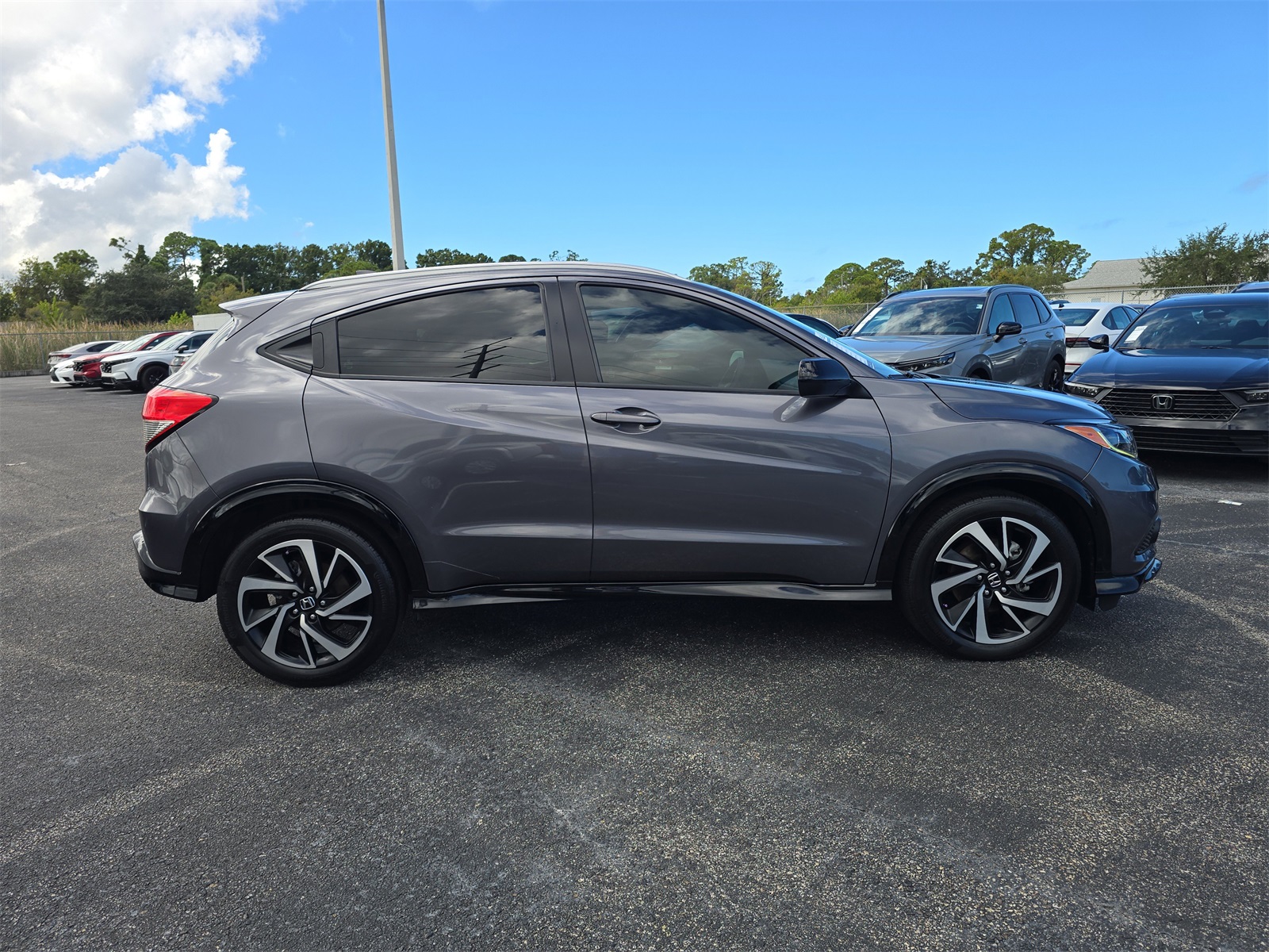 2019 Honda HR-V Sport photo 3