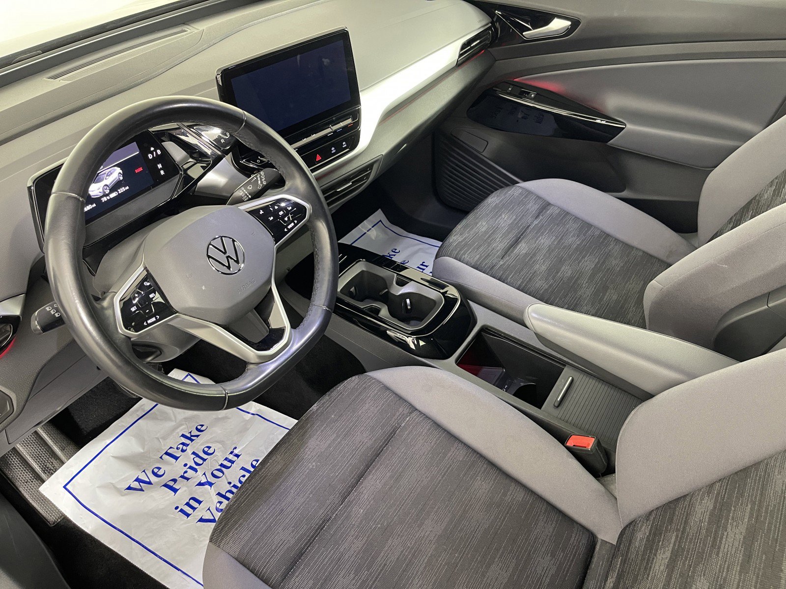 2022 Volkswagen ID.4 Pro photo 2