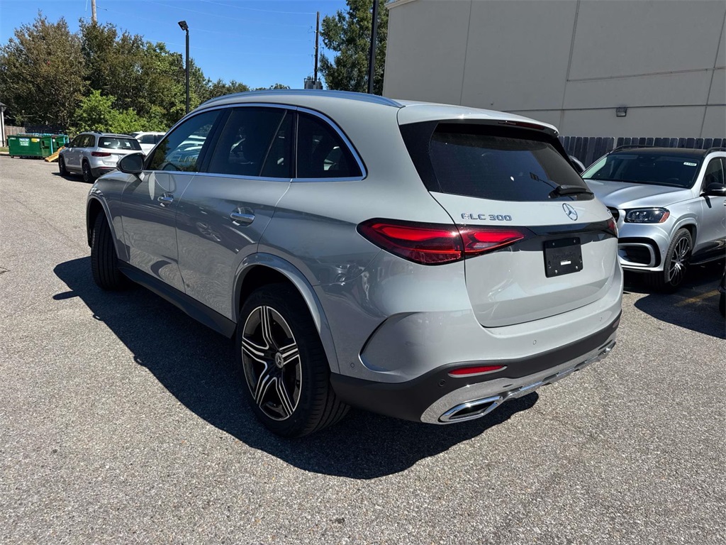 2026 Mercedes Benz GLC 300 4MATIC photo 3