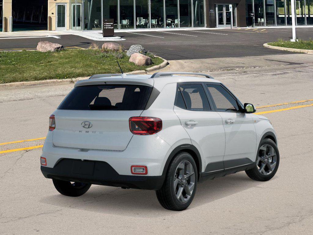 2025 Hyundai Venue SEL photo 2