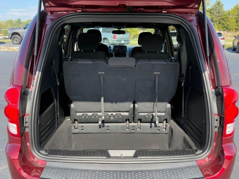 2018 Dodge Grand Caravan SE photo 3