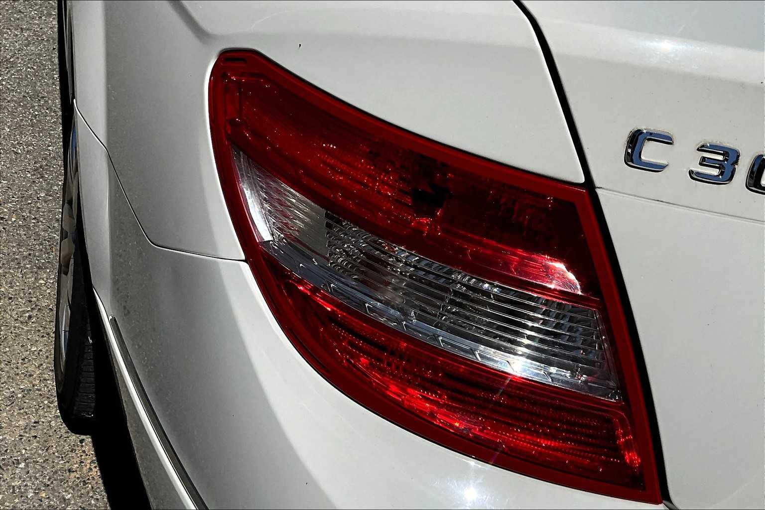 2011 Mercedes Benz C 300 Sport photo 24