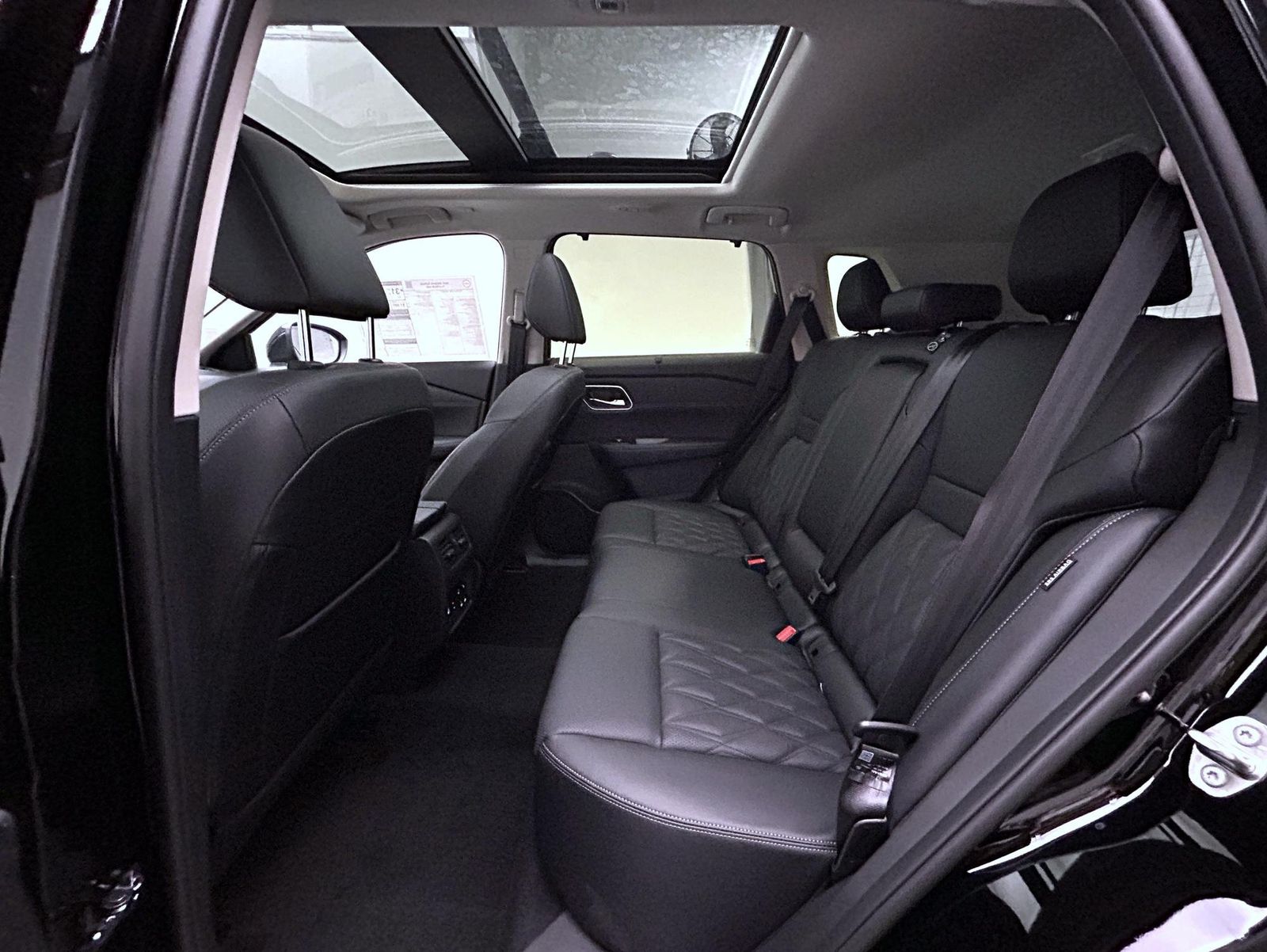 2026 Nissan Rogue Platinum photo 9