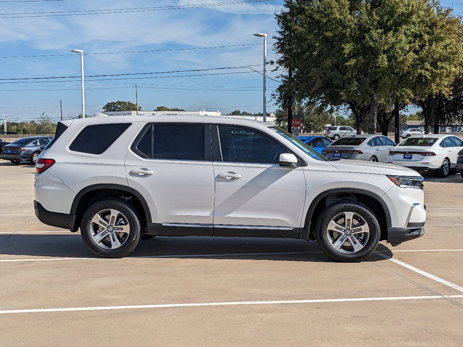 2025 Honda Pilot EX-L photo 2