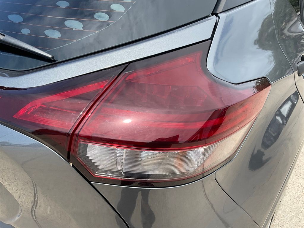 2021 Nissan Kicks S photo 15