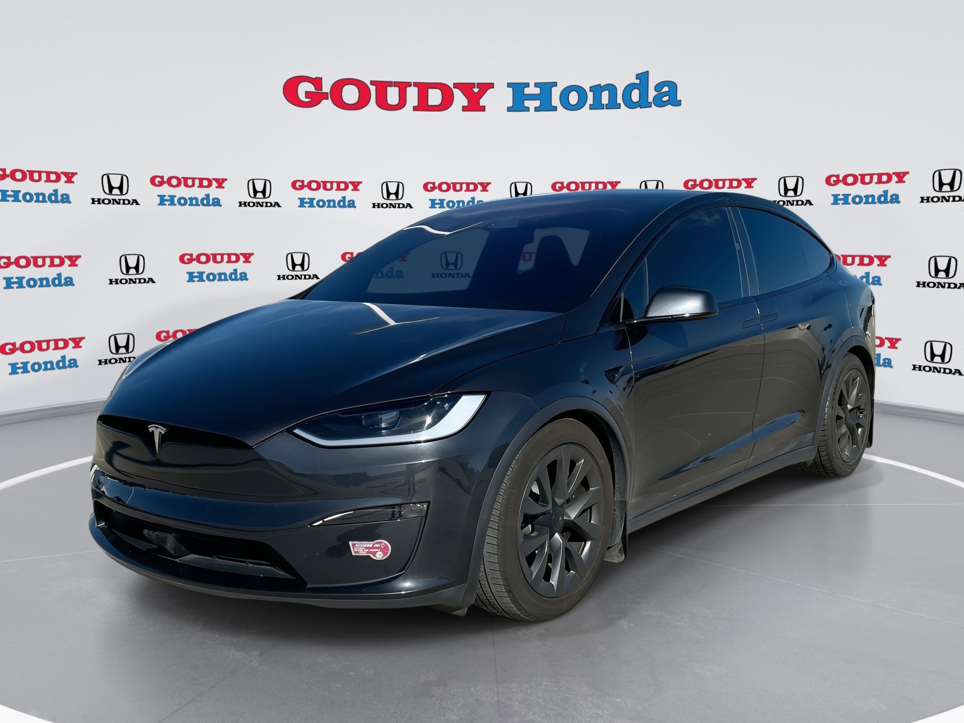 2024 Tesla Model X Long Range's photo