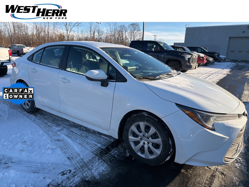 2023 Toyota Corolla LE's photo