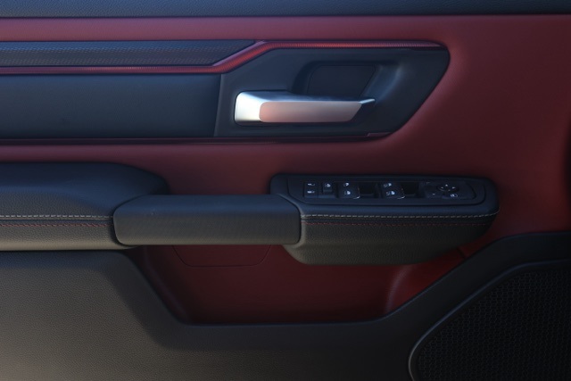 New 2026 Diamond Black Crystal Pearl-Coat Exterior Paint RAM Rebel image 22