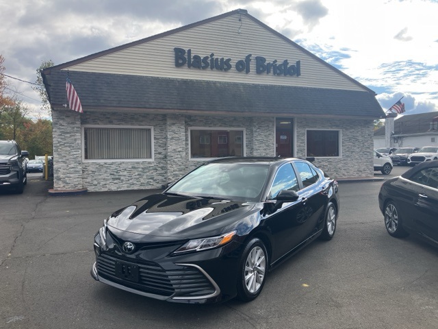 2023 Toyota Camry LE's photo