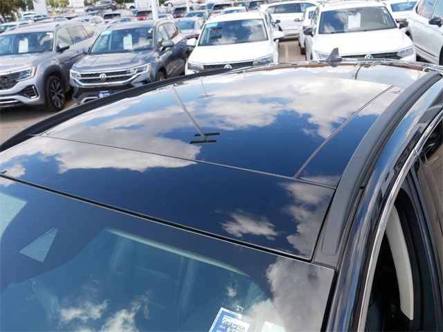 2020 Ford Escape SEL photo 9