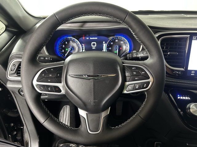 2026 Chrysler Pacifica photo 21