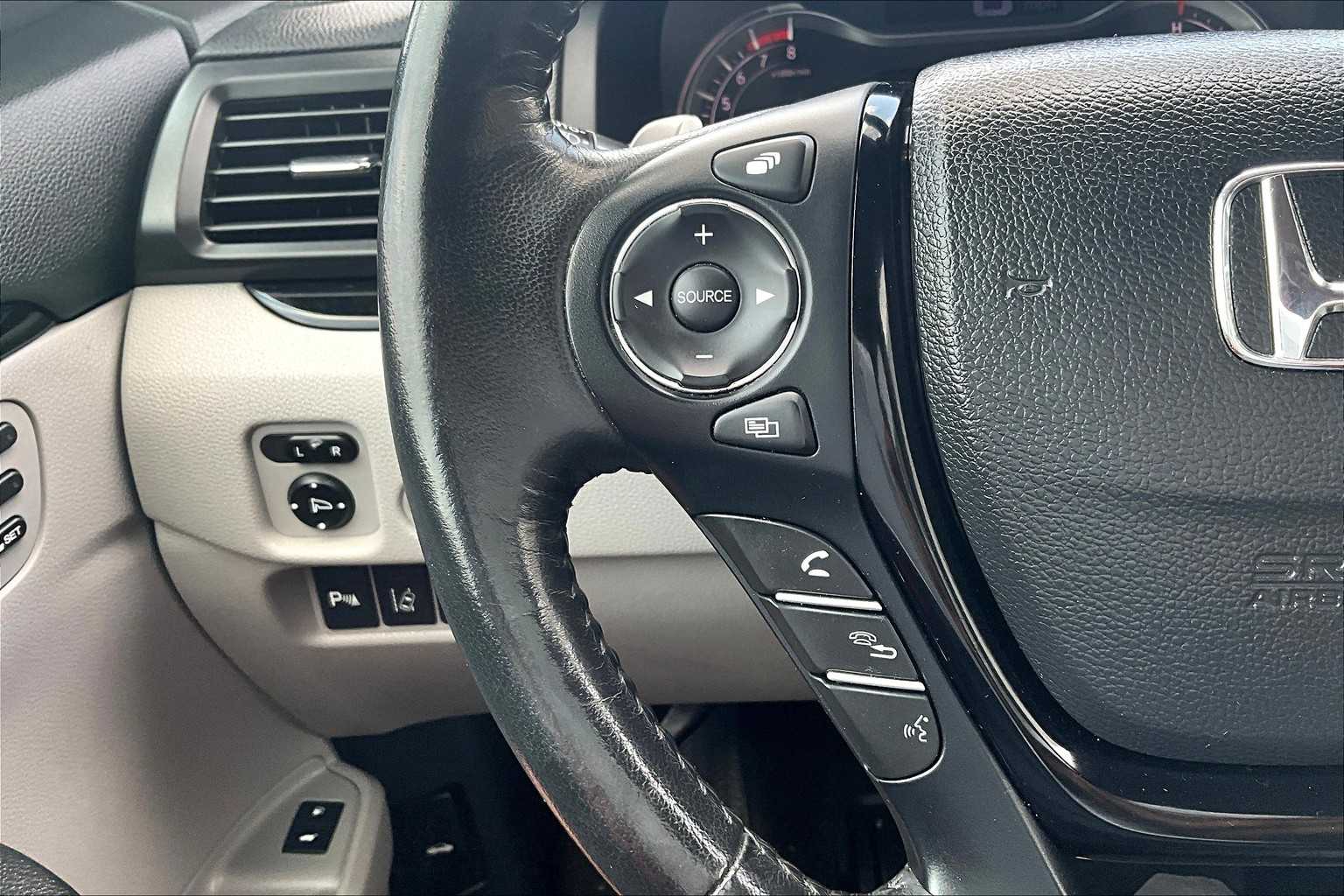 2018 Honda Pilot Touring photo 23