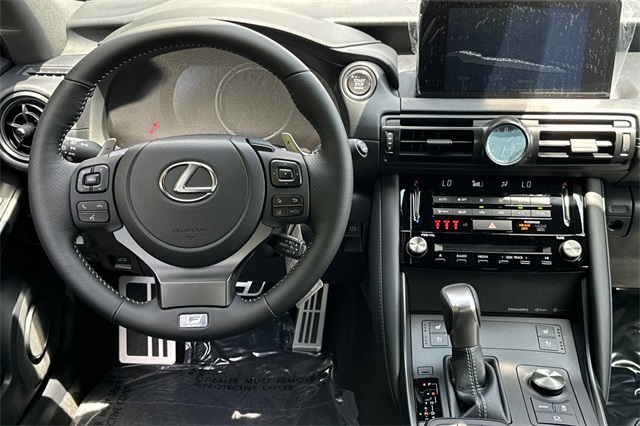 2025 Lexus IS 350 F SPORT photo 11