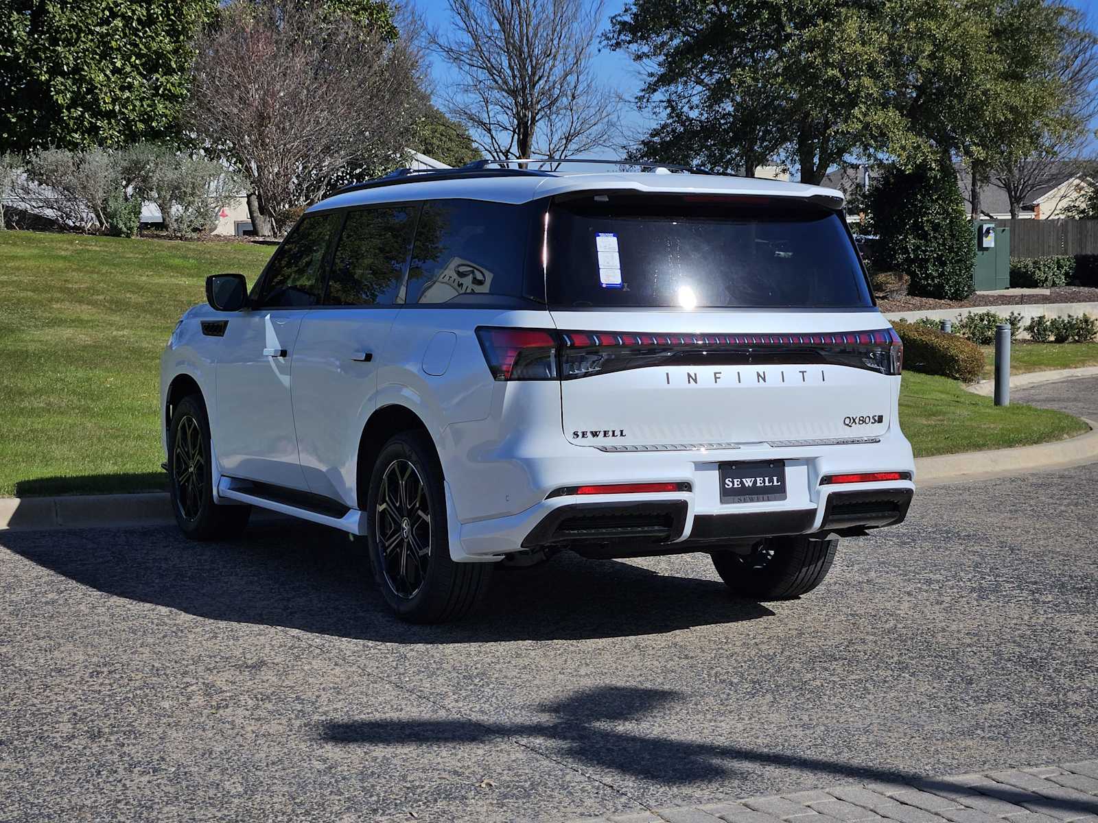2026 INFINITI QX80 Sport - Photo 3