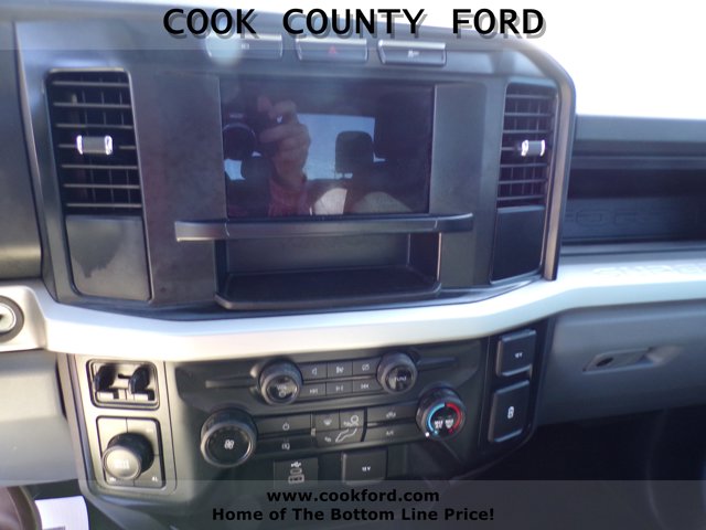 2023 Ford F-250 XL photo 3