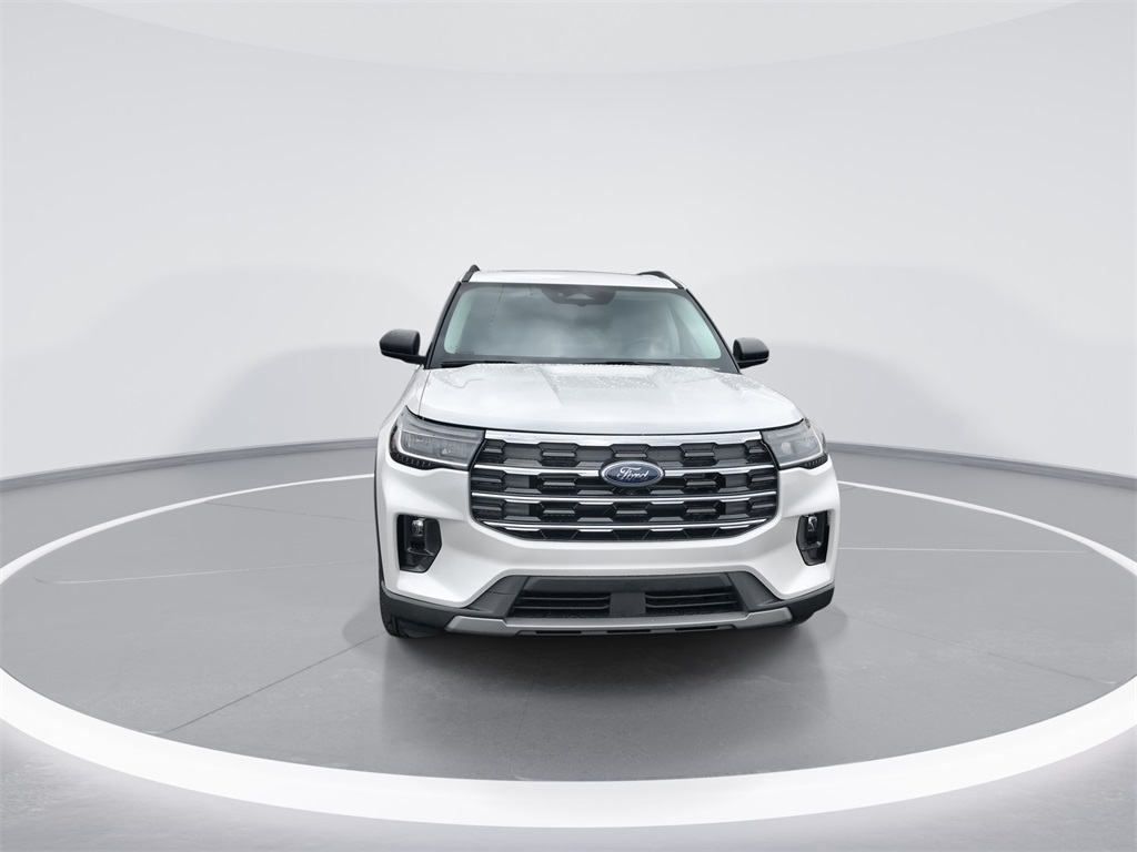 2026 Ford Explorer photo 3
