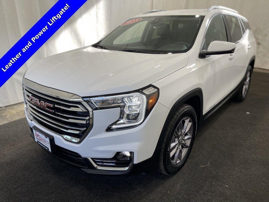 Used 2023 Summit White GMC SLT image 1