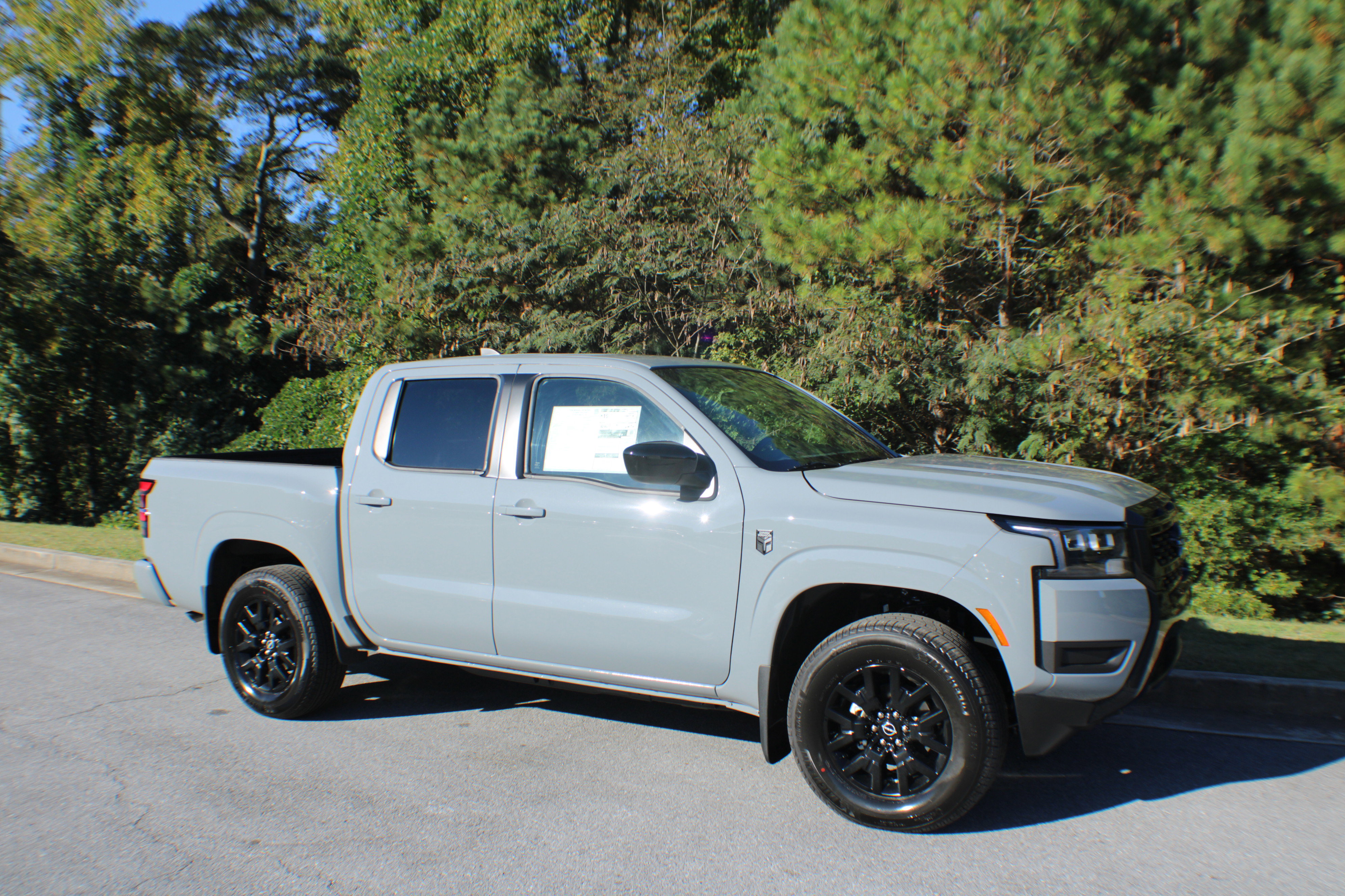 2026 Nissan Frontier SV's photo