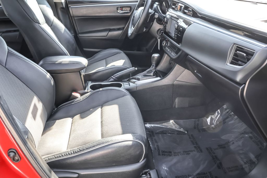 2015 Toyota Corolla L photo 31