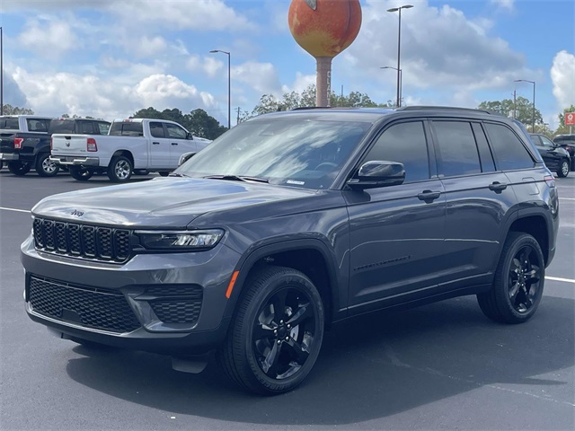 2025 Jeep Grand Cherokee Altitude photo 7