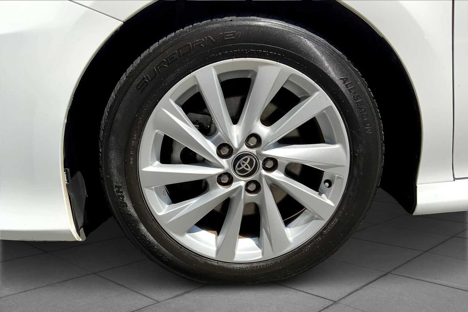 2023 Toyota Camry LE photo 17