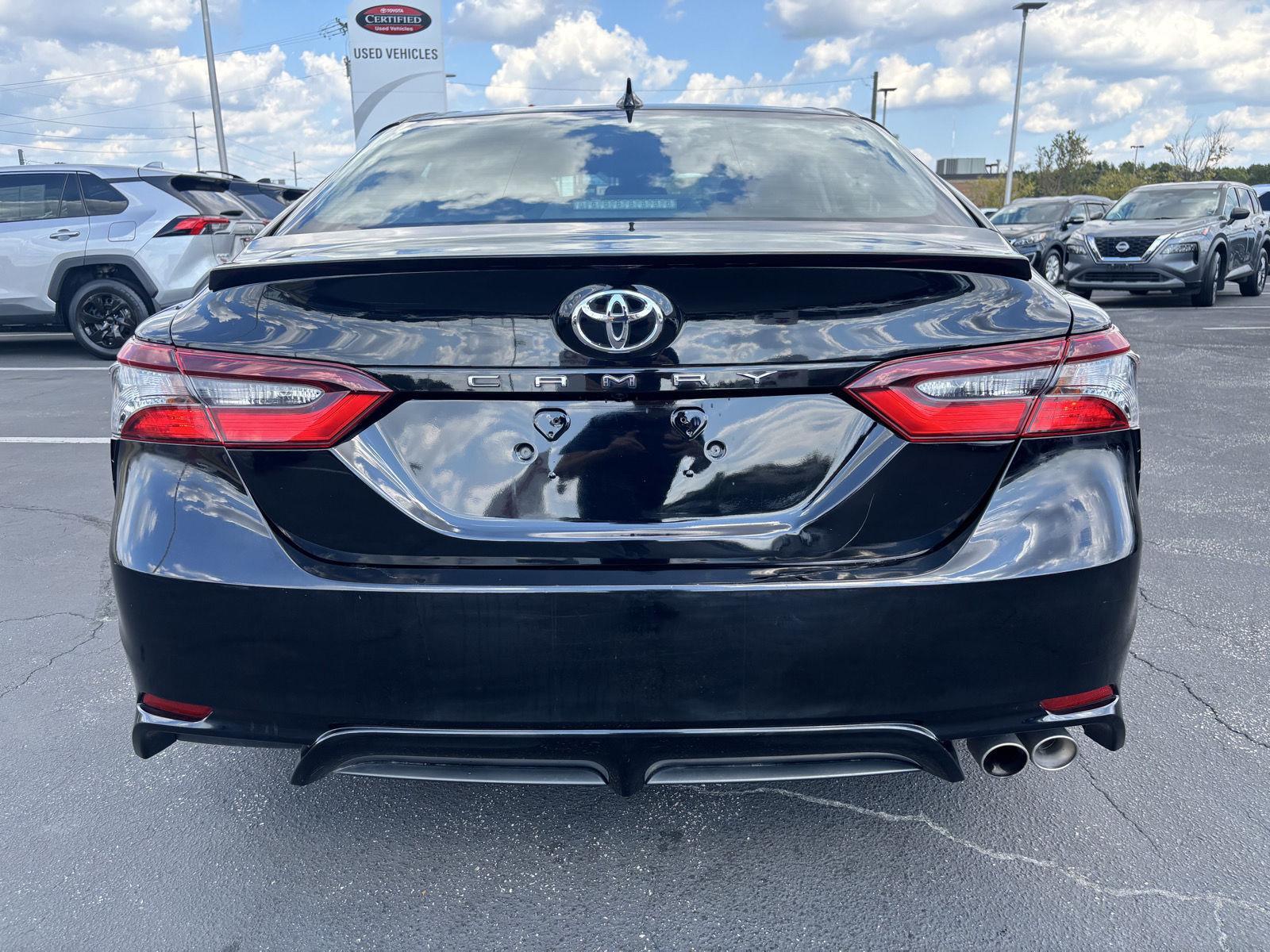 2021 Toyota Camry SE photo 6