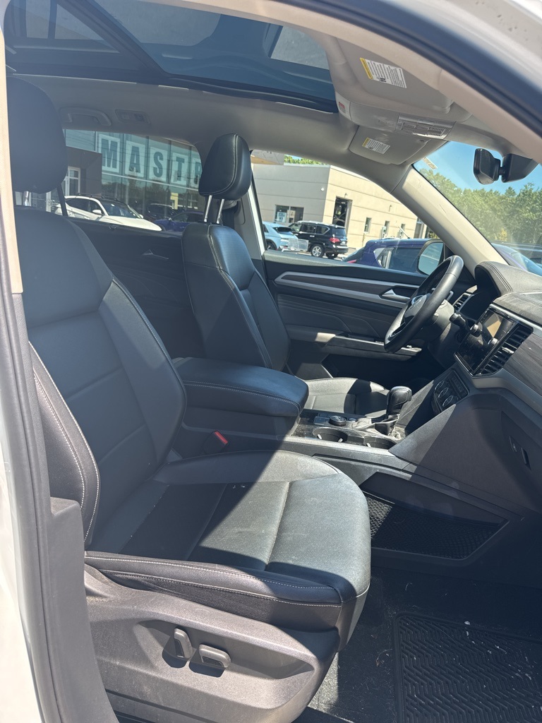 2021 Volkswagen Atlas SEL photo 25