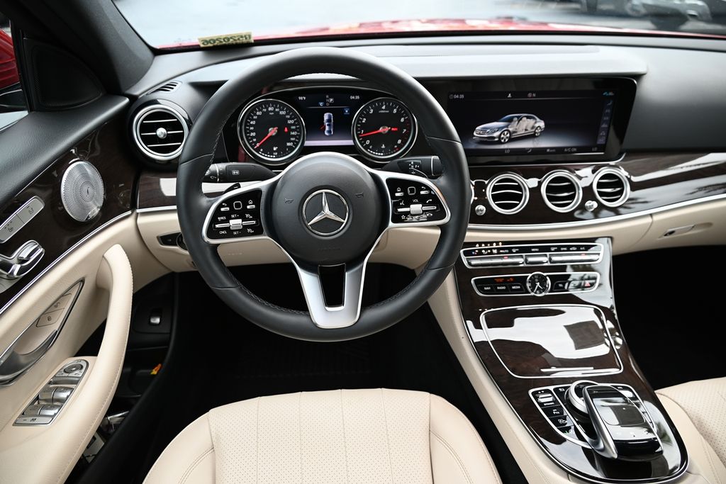 2019 Mercedes Benz E 300 photo 12