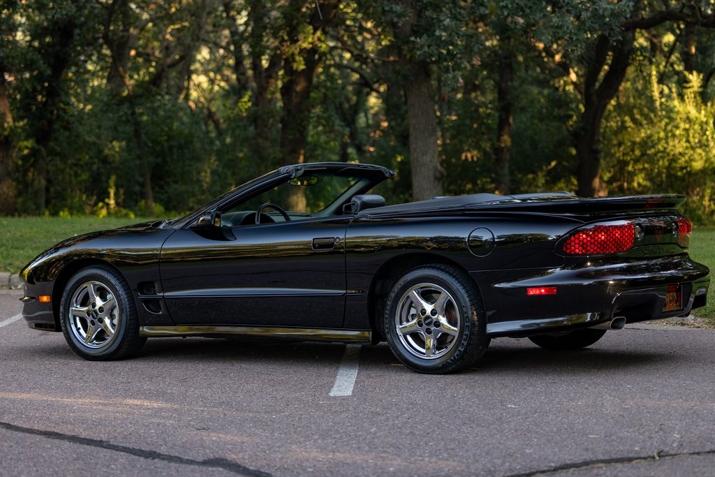 2002 Pontiac Firebird TRANS AM photo 4