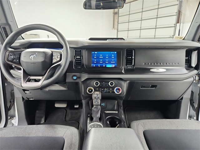 2023 Ford Bronco Base photo 23