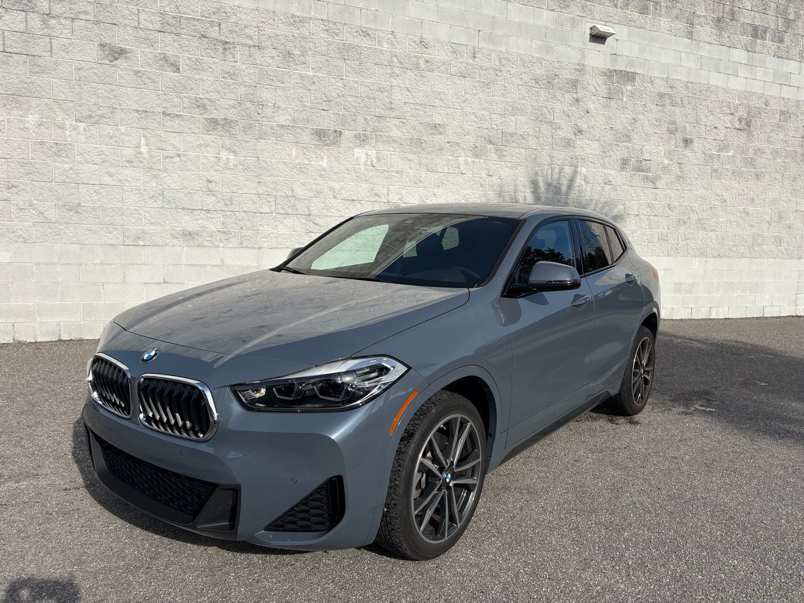 2023 BMW X2 28i's photo