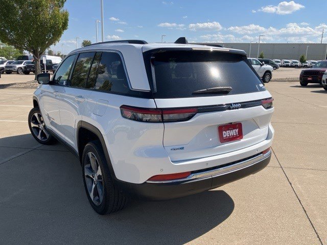 2023 Jeep Cherokee 4xe photo 7