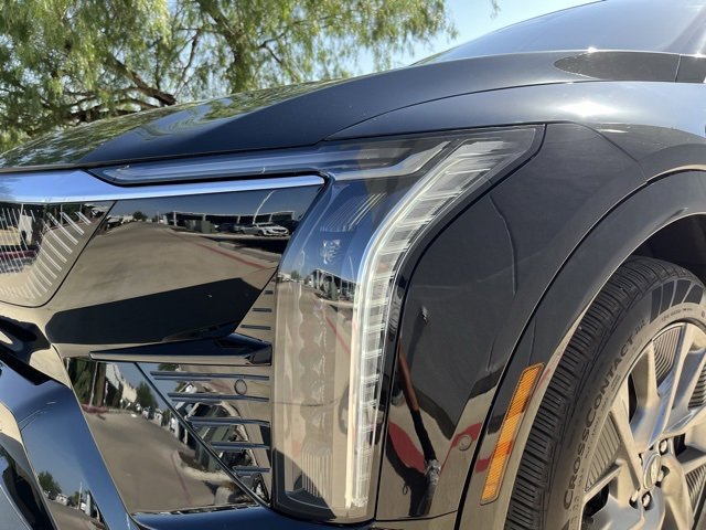 2025 Cadillac Optiq Luxury Sport photo 8