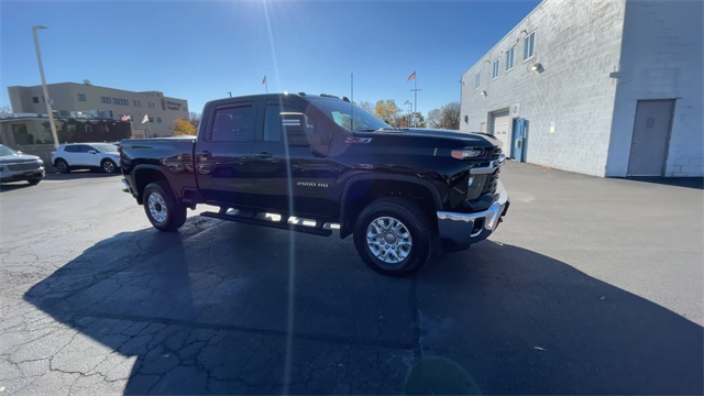2025 CHEVROLET SILVERADO HD - Image 2
