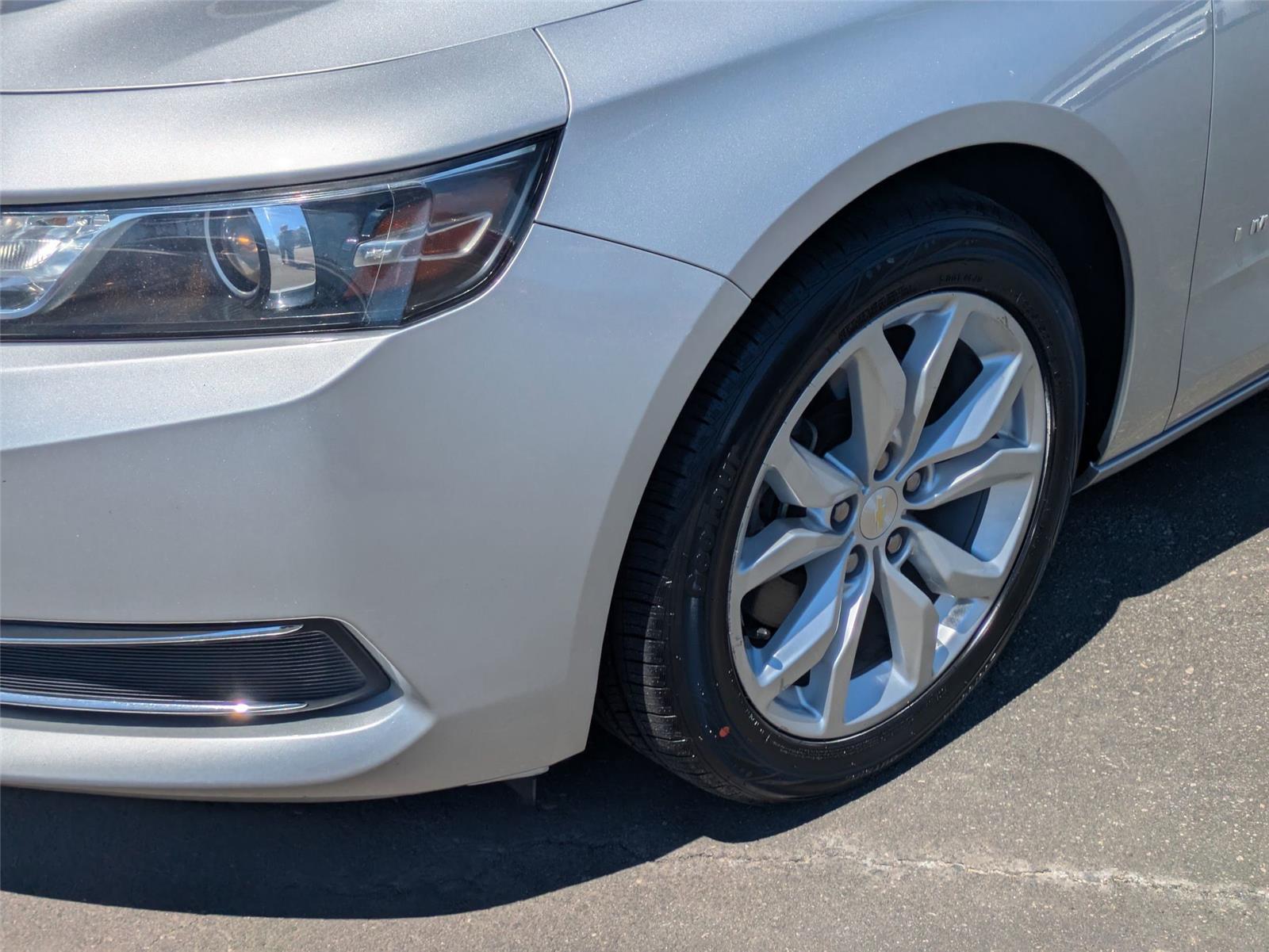 2017 Chevrolet Impala 1LT photo 9