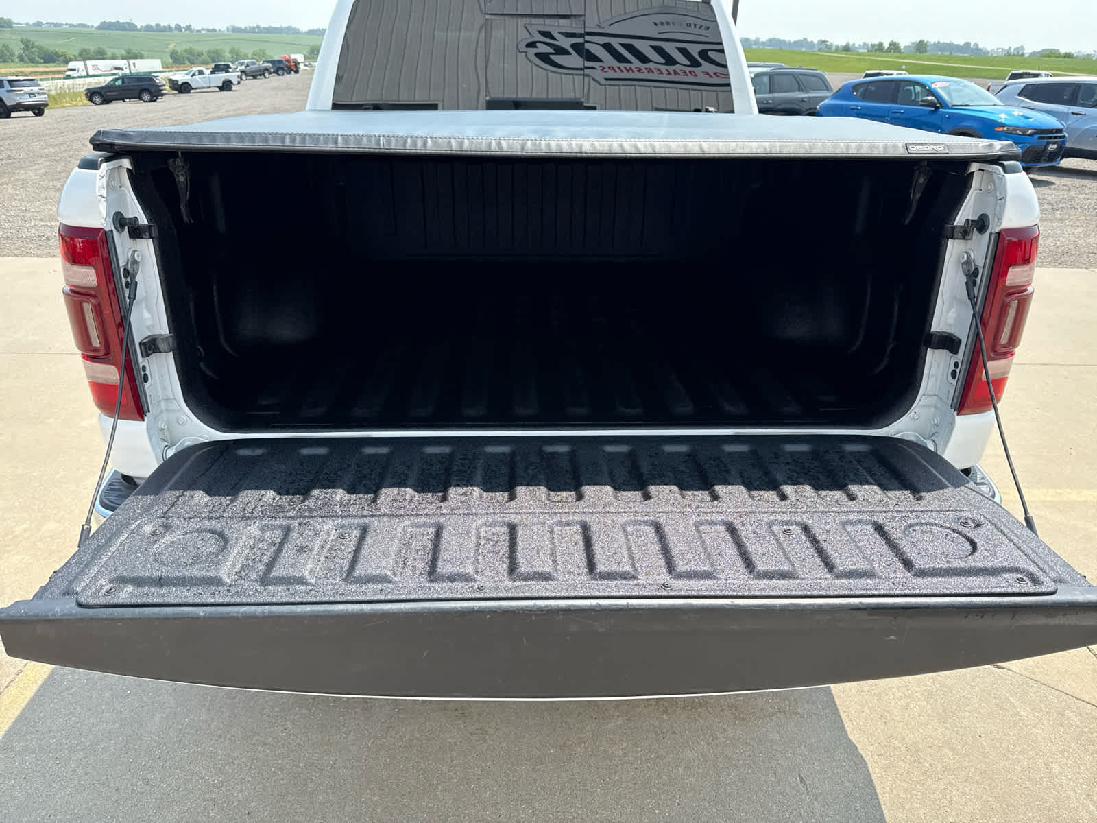 2022 Ram 1500 Laramie photo 10